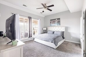 5 bedrooms, iron/ironing board, WiFi, bed sheets