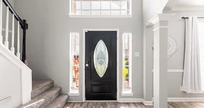 "33 Min to Downtown Houston: Spacious Serenity Retreat In Baytown"