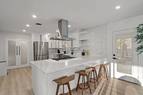 Midcentury Modern 4brm / 2 Master Suites HEATED POOL! UTEP/ Near Downtown