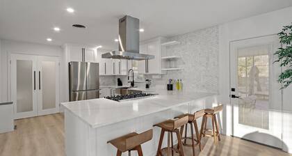 Midcentury Modern 4brm / 2 Master Suites HEATED POOL! UTEP/ Near Downtown