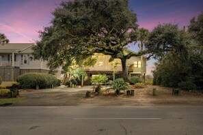 Exterior - Beachfront with 4 Beds and Baths! | Sea La Vie (Folly Beach)
