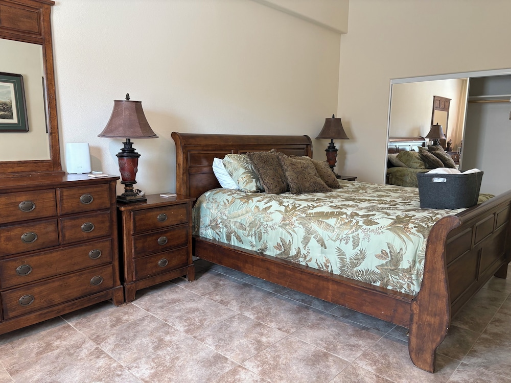 Curated visual reference: Visual Reference: Private Large 1 Bedroom Guest House In Temecula Wine Country