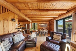 Smart TV, fireplace, stereo - The Woodland Nest 4BDR SPA-Lac supérieur (Lac-Supérieur)