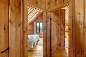 4 bedrooms, iron/ironing board, free WiFi, bed sheets - The Woodland Nest 4BDR SPA-Lac supérieur (Lac-Supérieur)