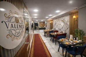 Reception - VALENCE SUITES Taksim (İstanbul)