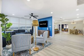 Interior - Breezy Livin' - Speakeasy - Pool - Spa - Game Room (Bradenton)