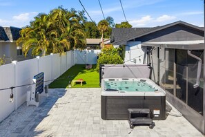 Terrace/patio - Breezy Livin' - Speakeasy - Pool - Spa - Game Room (Bradenton)