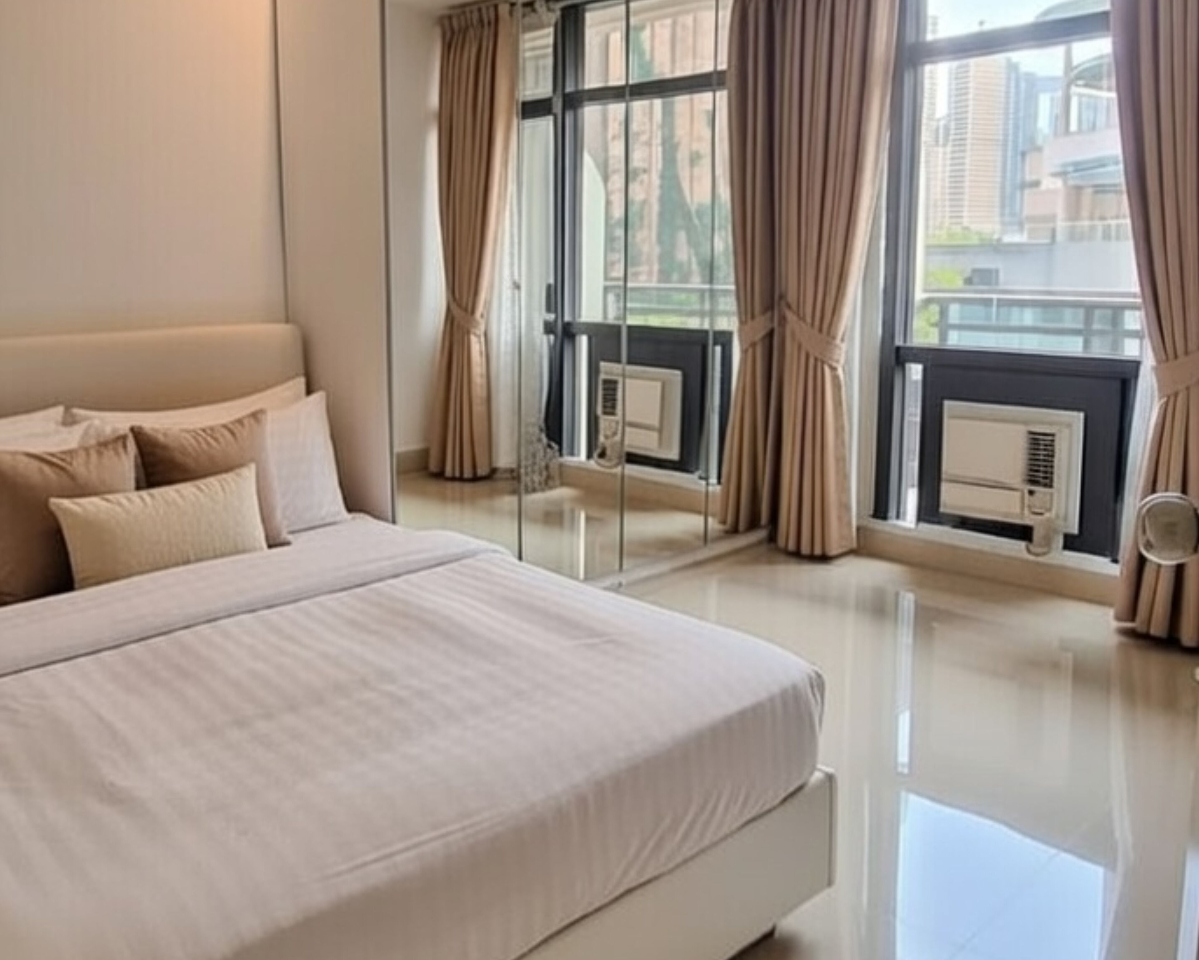 In-room safe, iron/ironing board, free WiFi