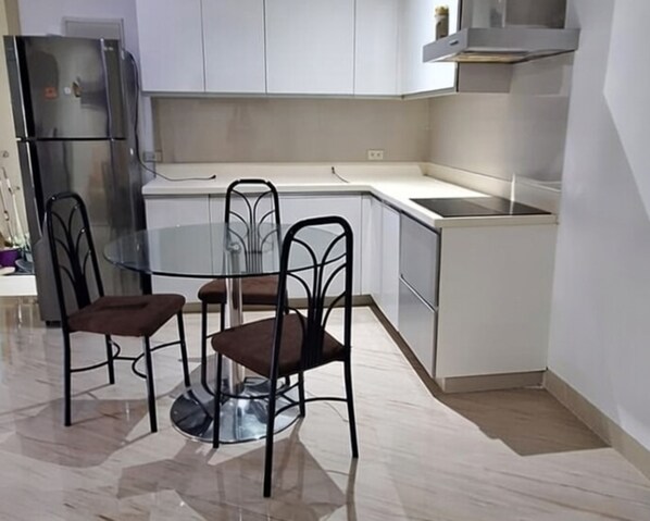 Private kitchen - StayLuxia (Makati city)