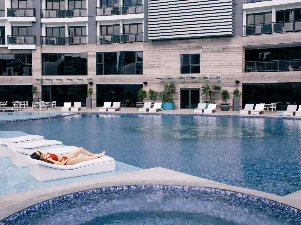 3 outdoor pools, open 6:00 AM to 10:00 PM, pool cabanas (surcharge)