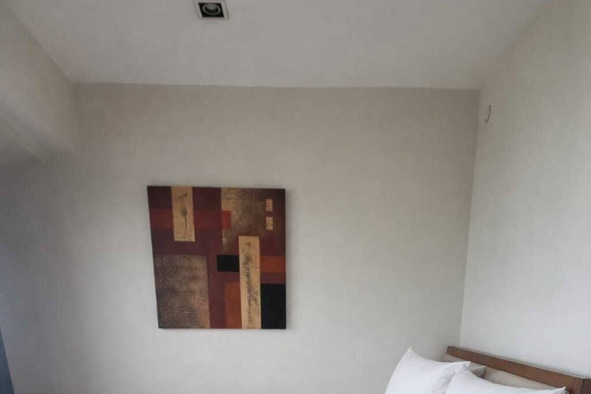 Egyptian cotton sheets, premium bedding, pillow-top beds, minibar