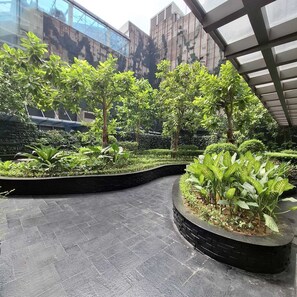 Garden - StayLuxia Boutique Hotel Knightsbridge  (Makati)
