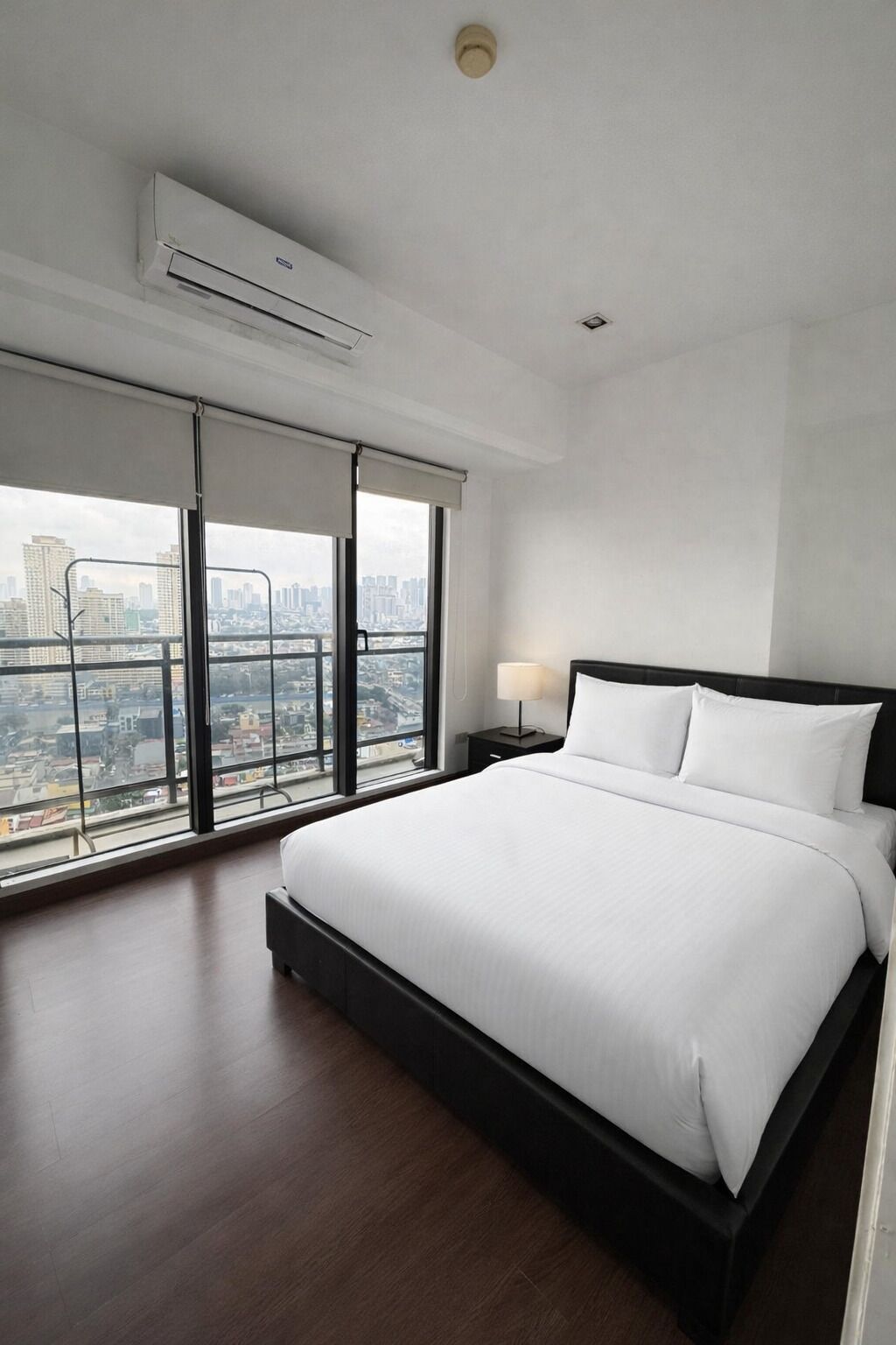 Egyptian cotton sheets, premium bedding, pillow-top beds, minibar