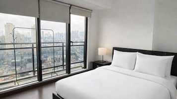 Premium bedding, pillowtop beds, minibar, in-room safe
