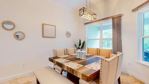 Nhà, nhiều giường, bếp, quang cảnh vườn (Burning Bush Retreat)