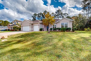 Exterior - Dog-friendly Home With Tesla EV Charger, Yard, Patio, Grill, AC, & W/D (Palm Coast)