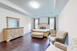 House, Multiple Beds, Kitchen, Garden View (Burning Bush Retreat) | 4 bedrooms, individually decorated, individually furnished, bed sheets