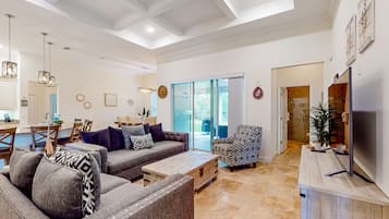 House, Multiple Beds, Kitchen, Garden View (Burning Bush Retreat) | Living area