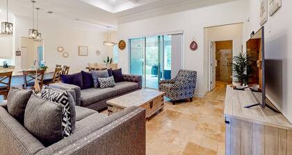 Dog-friendly Home With Tesla EV Charger, Yard, Patio, Grill, AC, & W/D