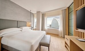 Suite (Regency) | Hypo-allergenic bedding, in-room safe, iron/ironing board - Hyatt Regency London Olympia (London)