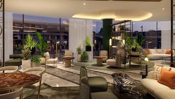 Um interior moderno com diferentes áreas de estar, uma mesa de xadrez e vista para a cidade através de grandes janelas.