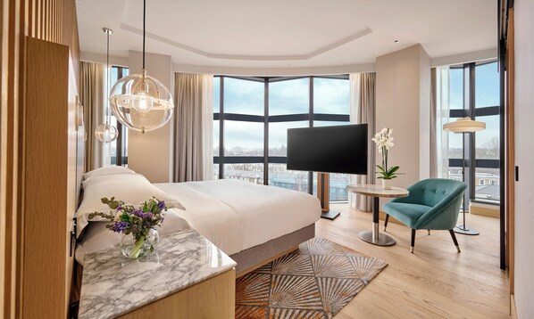 Hypo-allergenic bedding, in-room safe, iron/ironing board - Hyatt Regency London Olympia (London)
