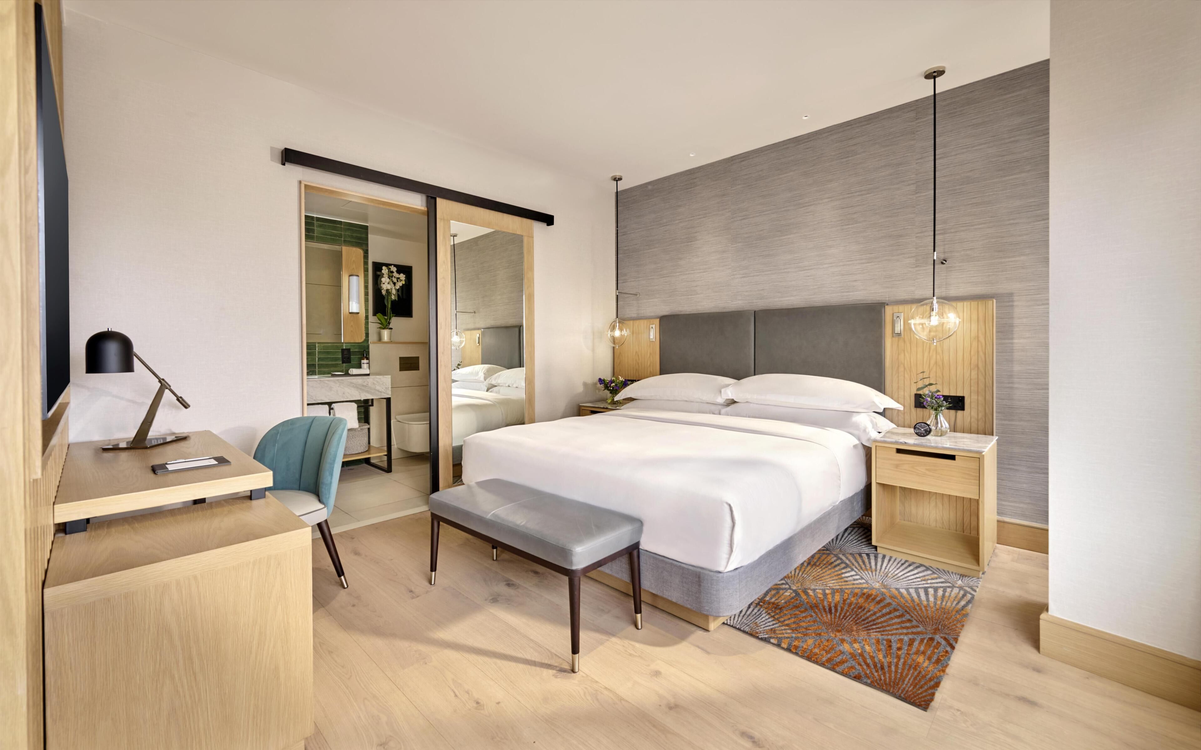 Sviitti (Regency) | Allergiatestatut vuodevaatteet, tallelokero huoneessa