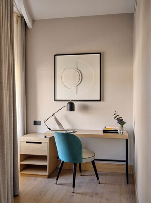 Hypo-allergenic bedding, in-room safe, iron/ironing board - Hyatt Regency London Olympia (London)