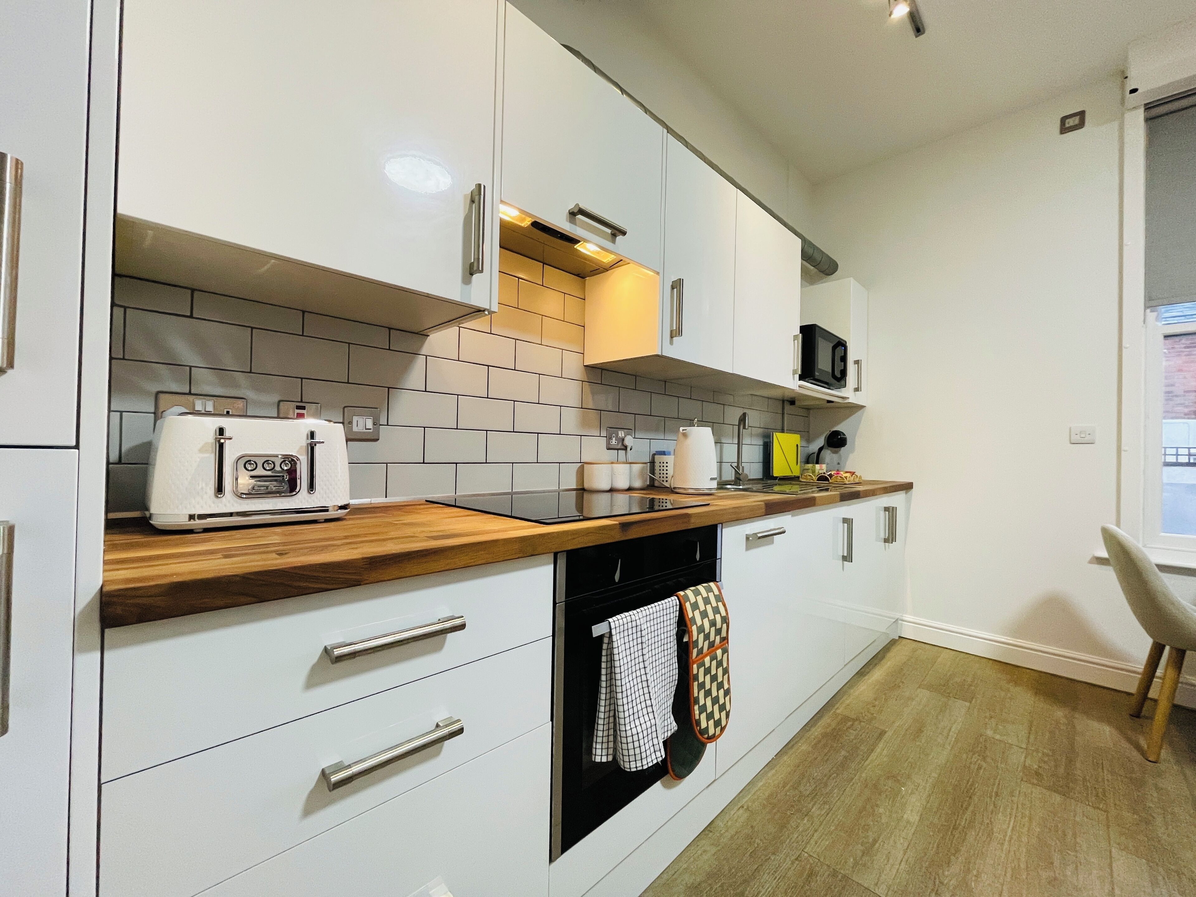 Micro-ondes, four, lave-vaisselle