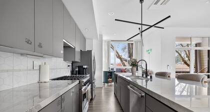 Capital City Loft | Modern 3BD Downtown Sacramento