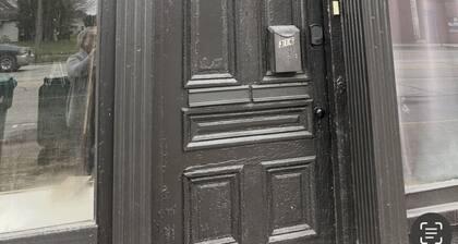 Boutique Three Bedroom Apartment