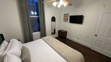 Bureau, fer et planche Ă repasser, Wi-Fi, draps fournis