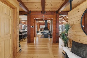 Interior - Lakeside log haven 4BDR SPA (Lac-supérieur)