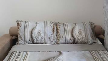 Internet, bed sheets