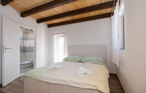 3 bedrooms, free WiFi - Lovely home in Zmijavci (Zmijavci)