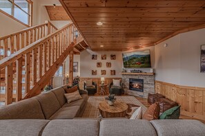 Smart TV, fireplace, video games, table football - Splash Pool-Game Room & Xbox-Hot Tub-Prime Location (Sevierville)