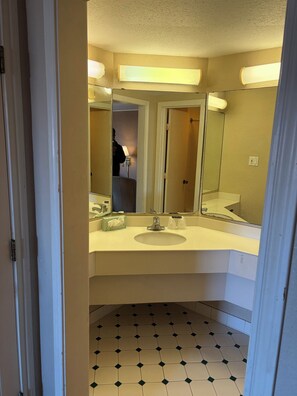 Handtücher, Seife, Toilettenpapier