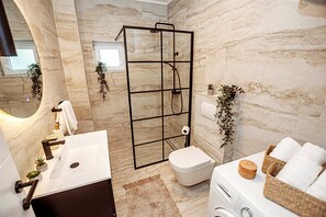 Shower, hair dryer, towels - Apartment LuMary Zadar (Zadar)