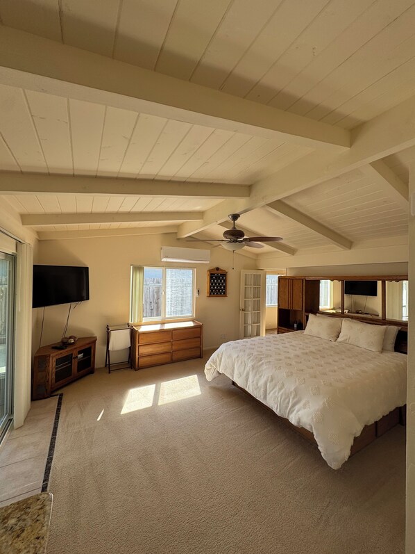 3 bedrooms, desk, free WiFi, bed sheets