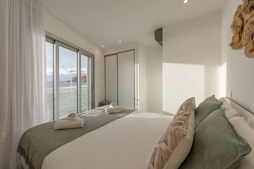 Apartamento Onda da Nazaré - Beachfront Retreat