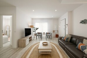 TV - Apartamento Batalha - City Break (Nazaré)
