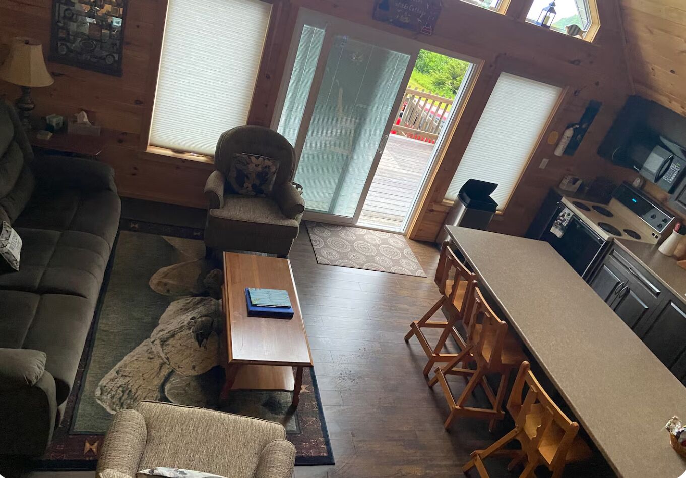 TV connectée, lecteur de DVD, livres