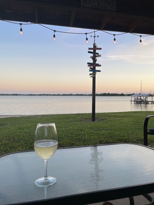 Property grounds - Lakefront 1-bedroom apartment at Villa Lotela in pleasant Avon Park - Apt. 2 (Avon Park)