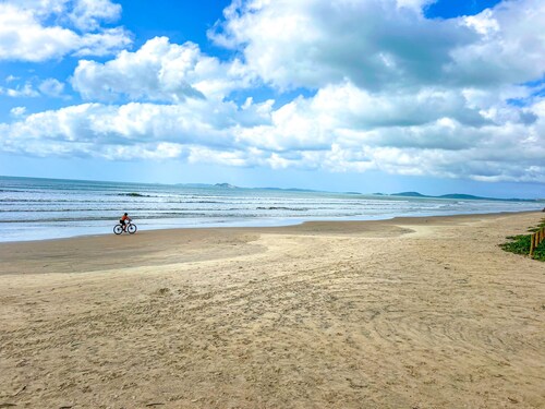 Casa com Piscina e Churrasqueira no Cond Vivamar