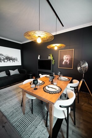 Dining - The Onyx Stellenbosch (Stellenbosch)