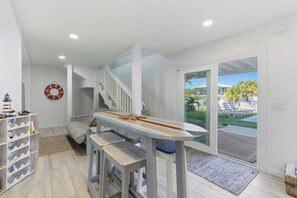 Interior - Hooked on Avocado -Stunning 5 Bedroom/ 3 Bath waterfront home on canal, resort style private pool & hot tub, 34’ dock, and quick open-water Gulf and Atlantic access. Ice Maker, Ping Pong table. Minutes to Sombrero Beach & Dining. (Marathon)