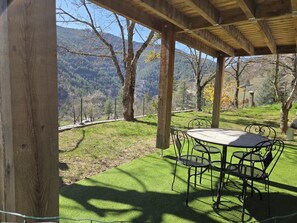 Outdoor dining - Le Gîte d'Alfred - GORGES DU TARN CAUSSES (GORGES DU TARN CAUSSES)