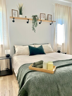 Tabla de planchar con plancha, Internet, ropa de cama