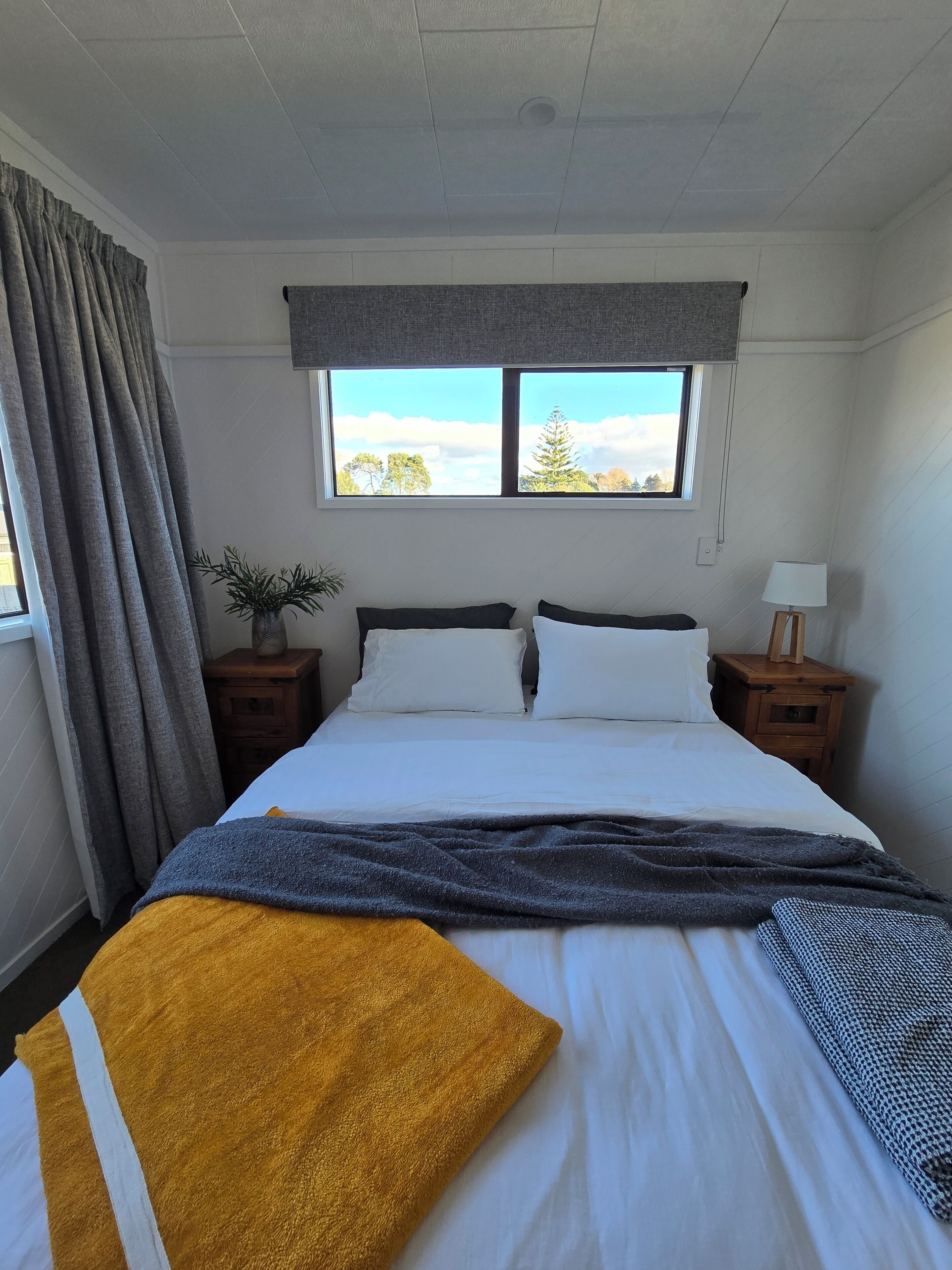 4 bedrooms, iron/ironing board, WiFi