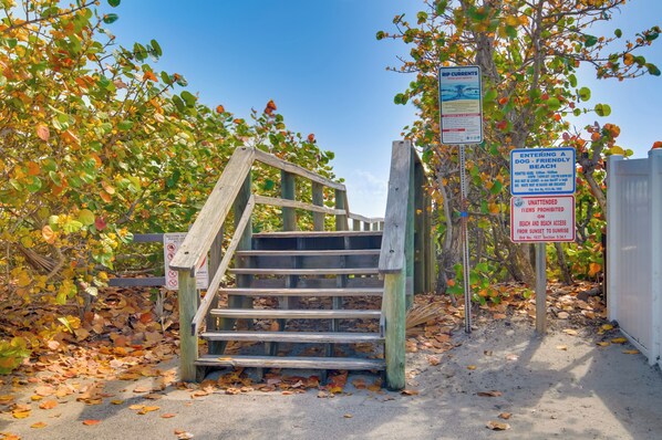 Property grounds - Dogs Welcome, Steps to Ocean: Cocoa Beach Getaway (Cocoa Beach)